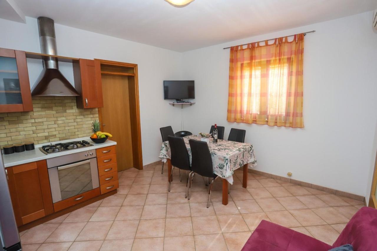 Apartment Nina With Private Pool Nova Vas  Exterior photo