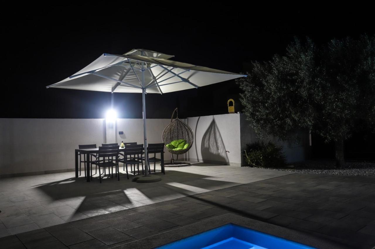 Apartment Nina With Private Pool Nova Vas  Exterior photo