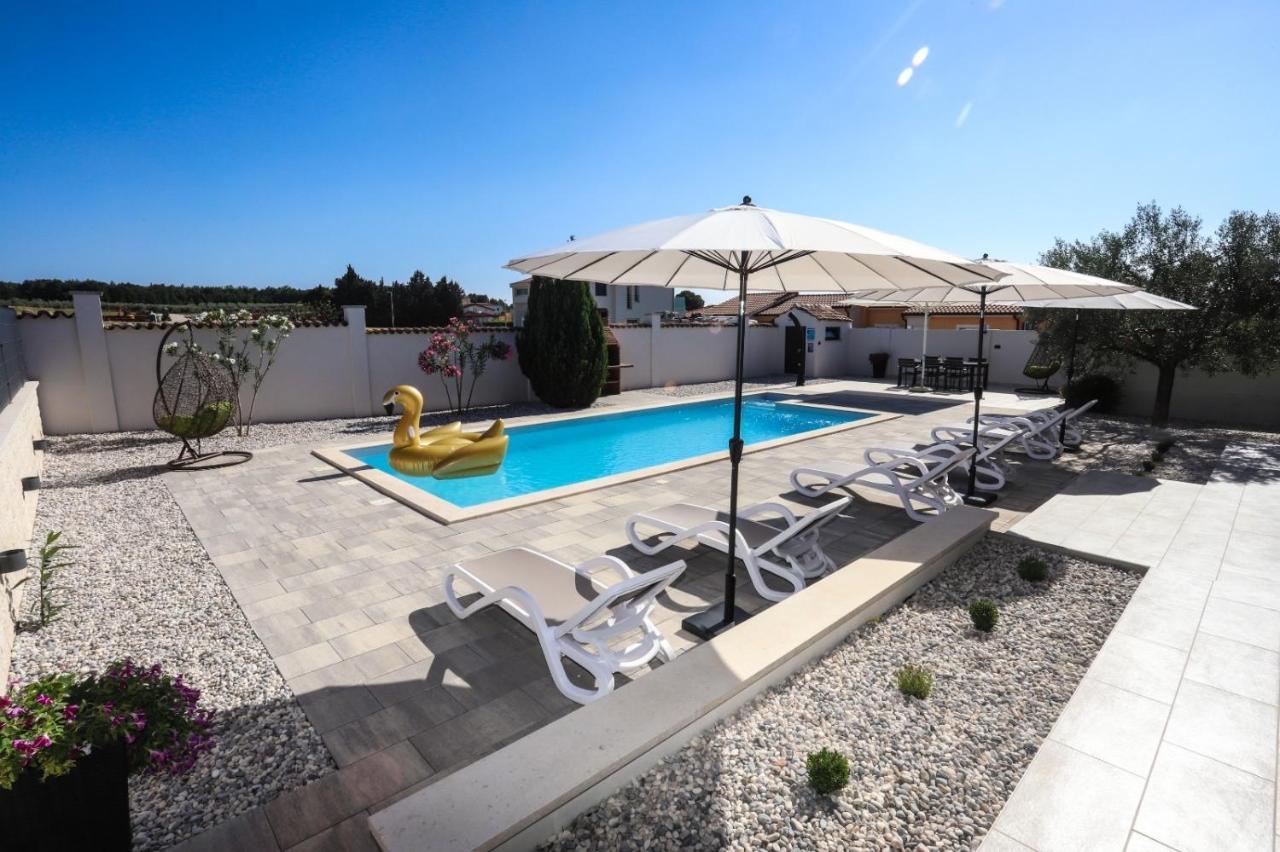 Apartment Nina With Private Pool Nova Vas  Exterior photo