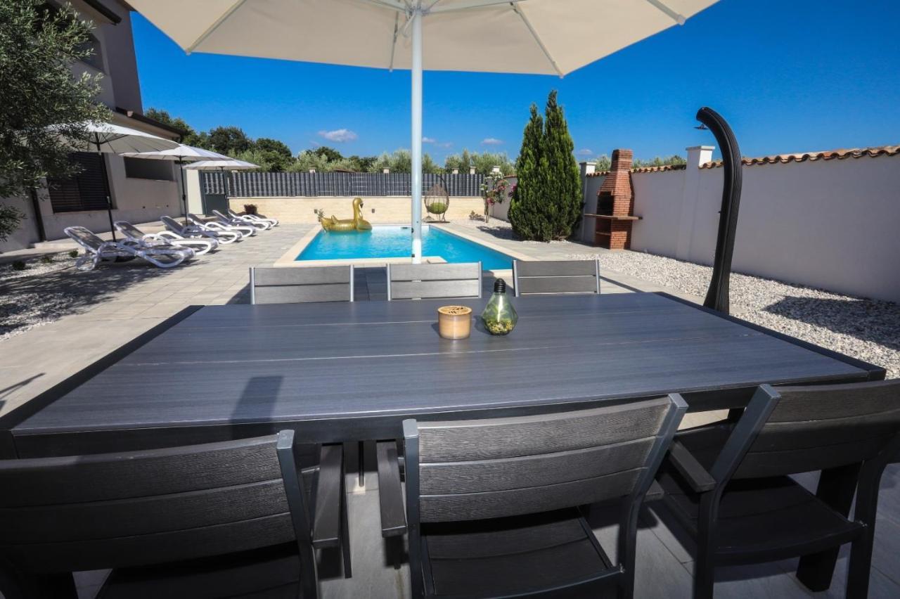 Apartment Nina With Private Pool Nova Vas  Exterior photo